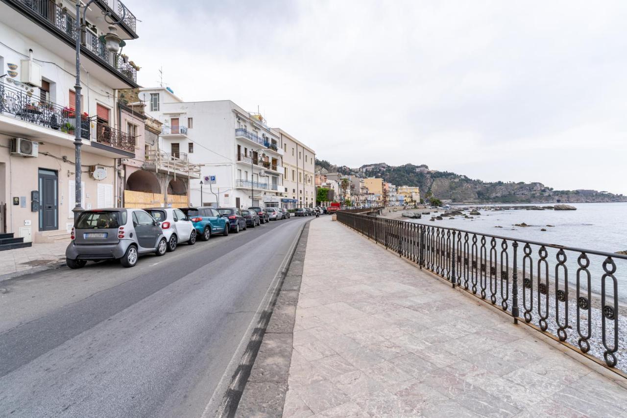 Giardini Naxos Lovely Flat In Front Of The Beach Exterior foto